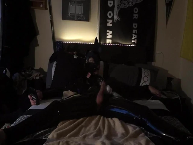 Puppy latex self bondage