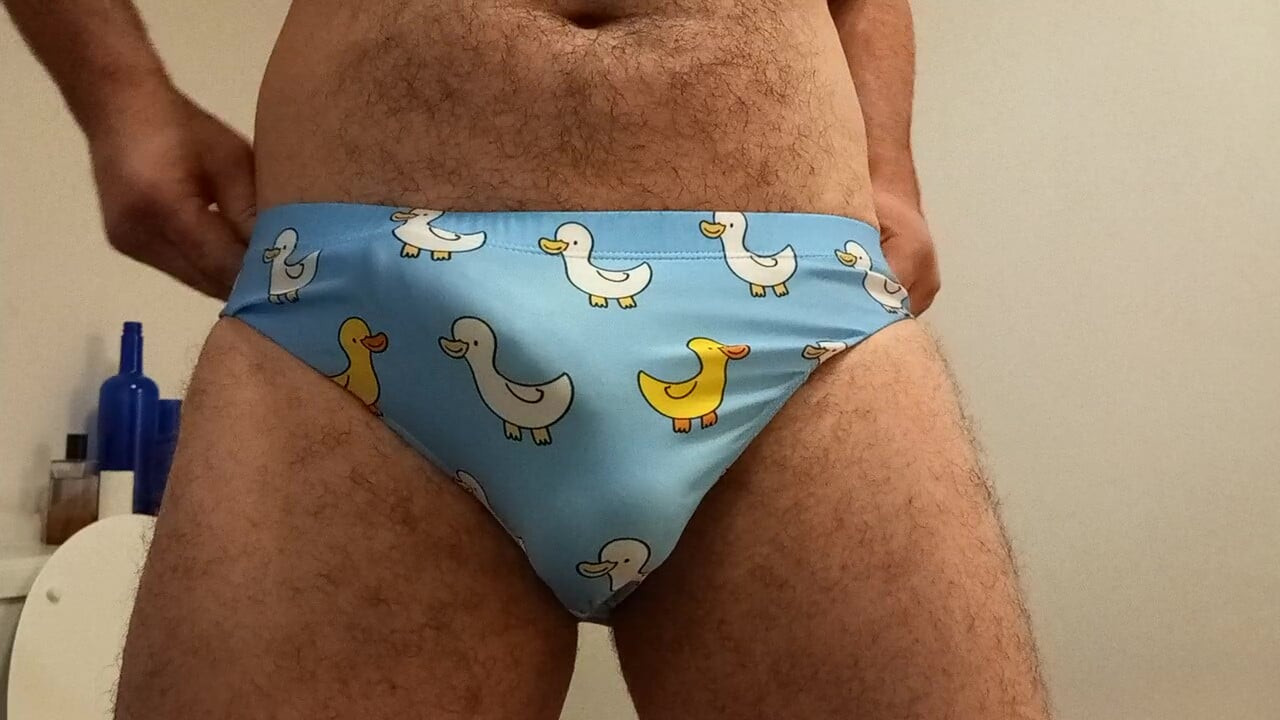 Speedo cum. Rubbing, vibrating, masturbating small penis bulge in speedo, swim trunks, brief. Please humiliate in the comments.