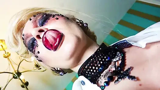 Dirasuki oleh Succubus Lips