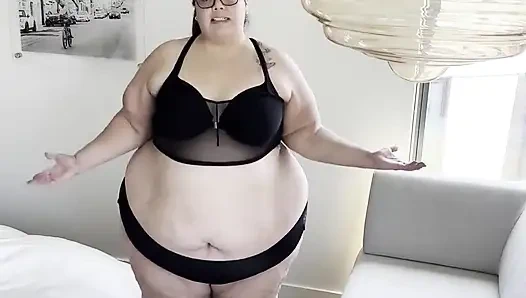 Plump paradise: hotelkleid und squeeze