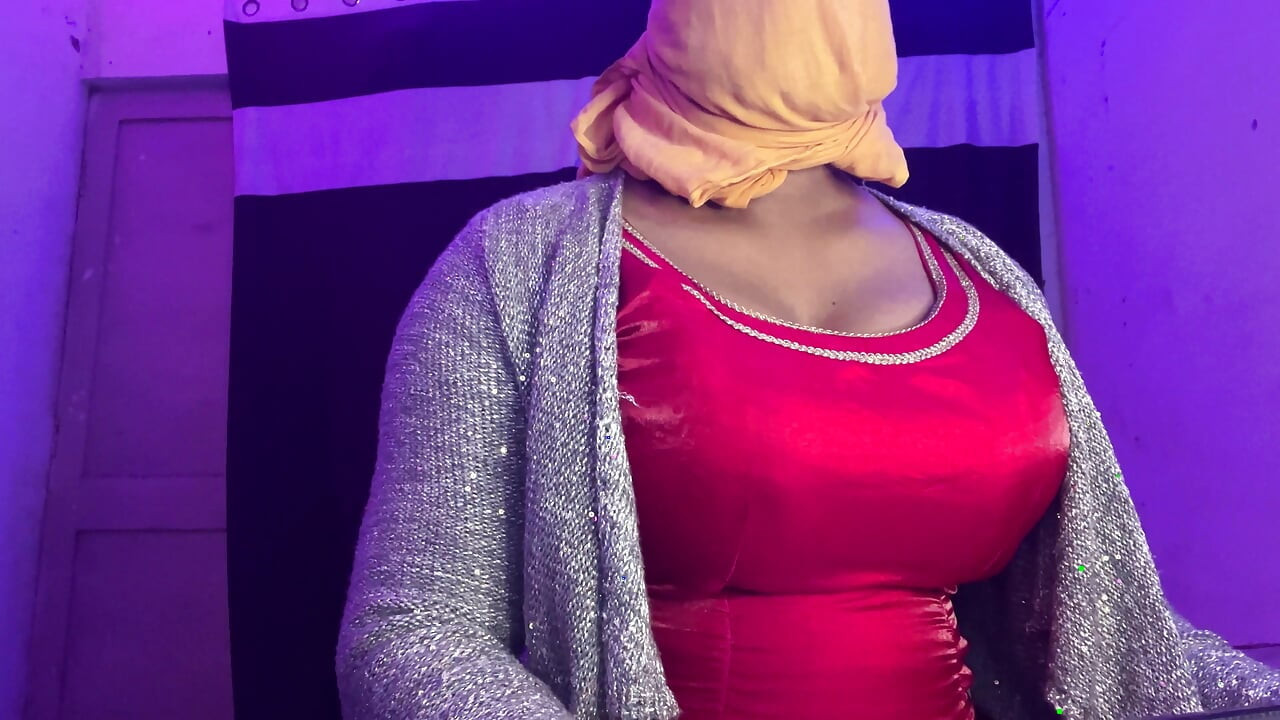 ชุดเดรสข้ามหัวนมใหญ่ผ้าไหมแน่นแวววาว