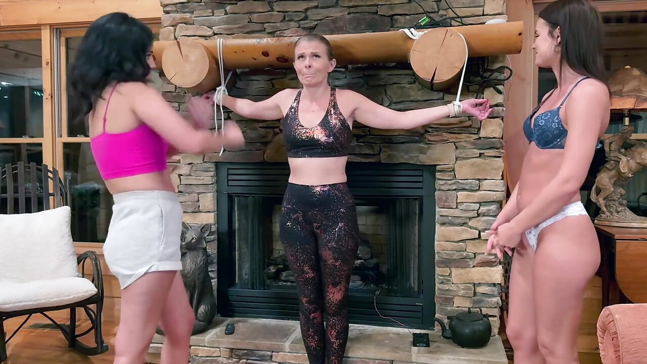 Bondage Tickle Escape Challenge Devyn Vs Kitty