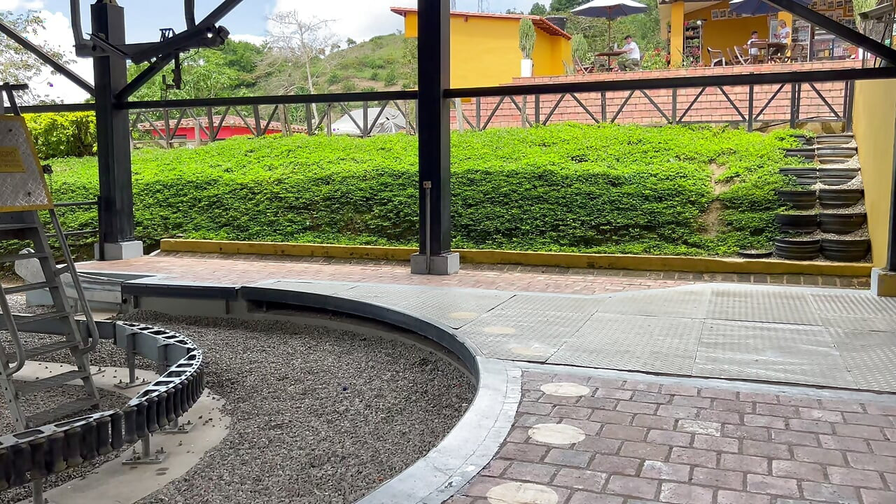 Mamada Y Follada En El Teleferico En Colombia, Santander Con Una Embarazada Muy Cachonda