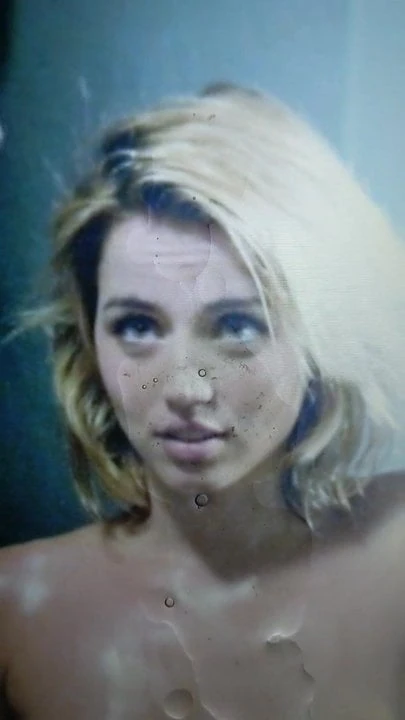 Ana de Armas Cum Tribute