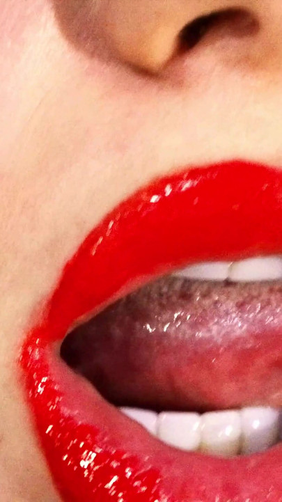 Red lips and a games with liquids and saliva! Milk and coffee! 4K -NO AUDIO-