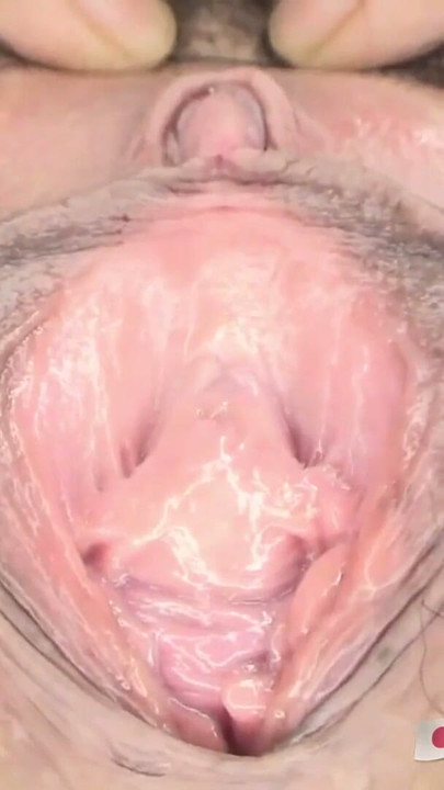 Mature Japanese Beauty Spreads Pussy For Dick And Creampie | Clip 1
