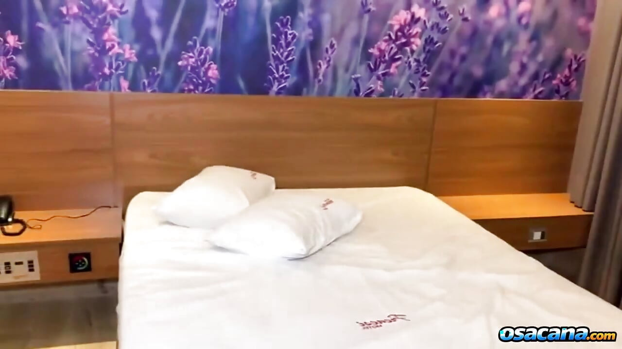 通りで彼女を見つけてモーテルに連れて行きました