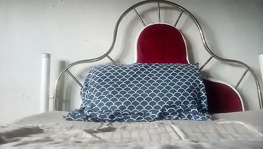 Perla Sofia mastürbasyon yapıyorsa tek başına