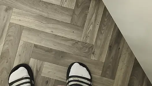 Evde Tek Başına