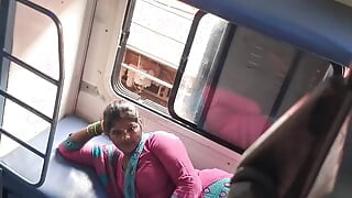 فتاة مراهقة من قرية ديسي المحلية في الهواء الطلق فيديو xxx ، فيديو جنسي لفتاة قرية هندية جميلة في الهواء الطلق