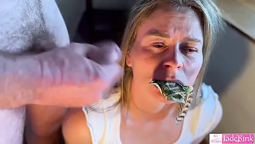 Начинка долларовых купюр в мокрую киску Jade Kink и камшот на лицо