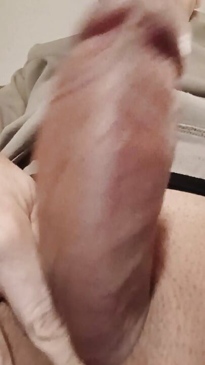 นิทรรศการสําหรับผู้ใหญ่วัย 18 ปีที่ไม่รู้จัก