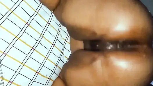 Она хотела попробовать анал, но мой хуй был слишком большим для ее супер-тугого анала, ей удалось это в конце