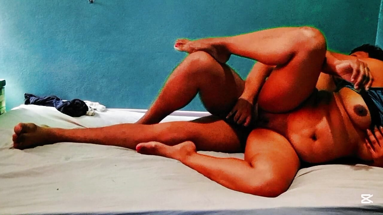 תנצלי, תכניס לי את זה, בעלי מגיע בעוד שעה