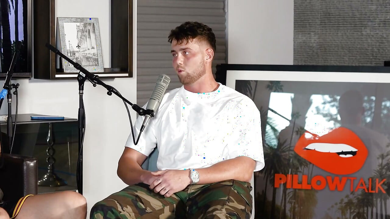 Harry Jowsey khloe kardashian'la flört ediyor