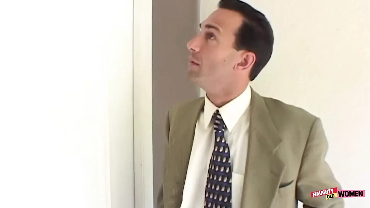 This Dark Haired MILF Is so Desperate for Dick She Will Fuck Her Landlord Raw