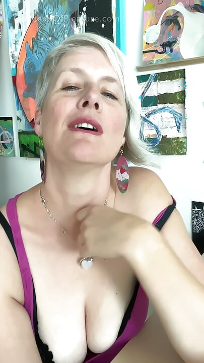 Your Ex-Girlfriend's Mom Gave You A Handjob At A Cafe (JOI)