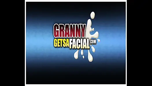 Nenek Jean Lo, yang 62 tahun, banyak ngentot. Hari ini, dia ngentot