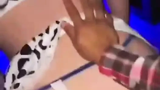 Anal pertama untuk saudara tiriku