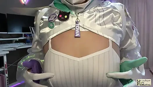 Vtuber cosplay ayak oyun yarışması. Yaramaz bir twist ile eğlenceli bir ödül etkinliği
