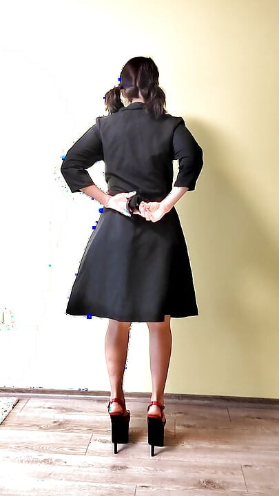 Lolota 댄스와 옷을 벗다