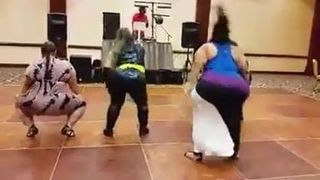 Bbw grote slofjes twerken