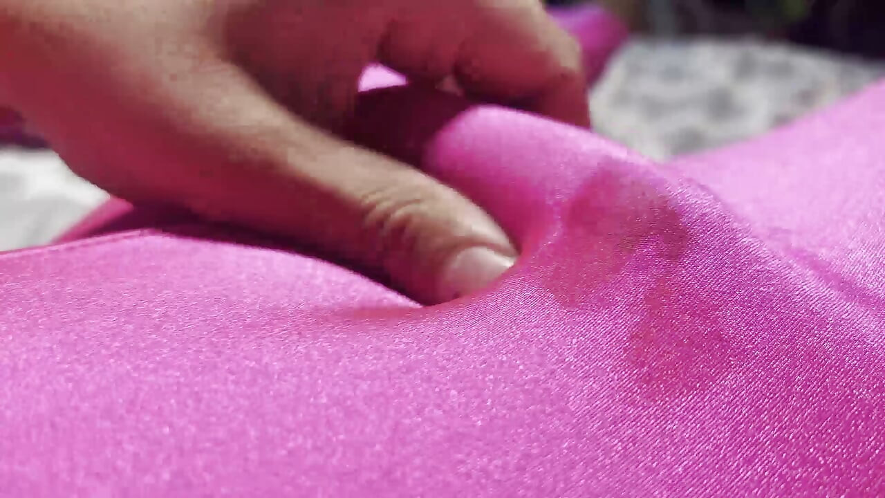 Nike pro girl in Pink cum in leggings