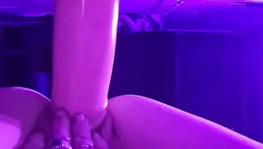 Aku lagi asik ngentot dildo 25 cmku