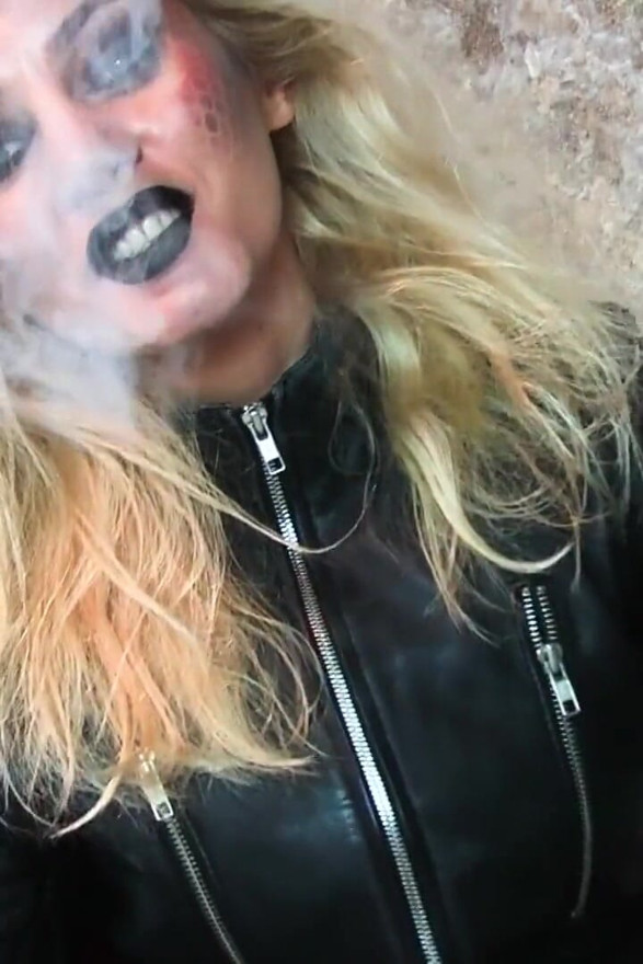 Dark mesmerize