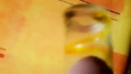 Siapa yang mau minum air mani kecilku?