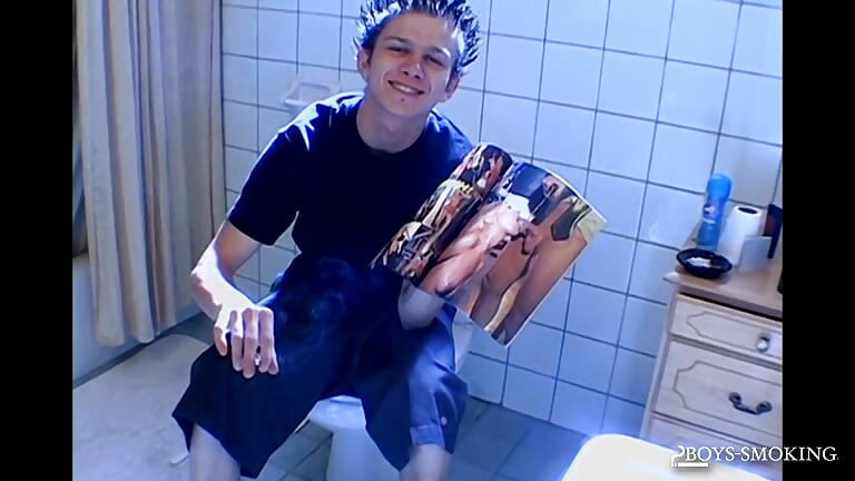 BoysSmoking: Ian Madrox uživa u solo vremenu i pušenja
