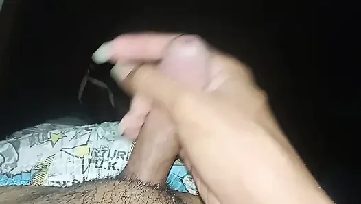 Yarağımı esnetiyorum
