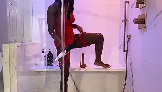 Кончи в душ со мной