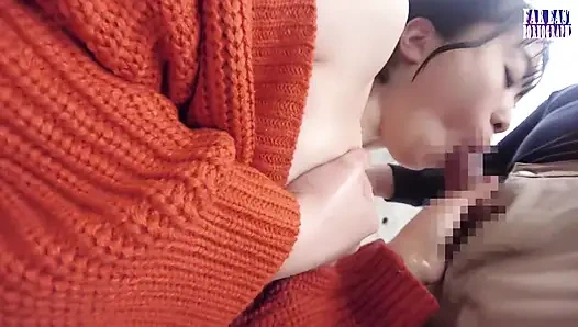 Cewek seksi dengan tubuh langsing lagi asik muasin memeknya pakai strap-on dengan sensasi senyum bagian.1