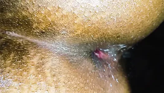 Video ngentot pantat sempit bhabhi India, bhabhi menunggangi kontol hitam besar dan krim di anal