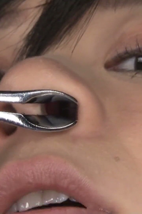 スケベ美女・葵千恵による鼻観察と鼻水ディルド手コキ
