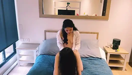 Saya memiliki seks lesbian nyata dengan istri bos saya!!