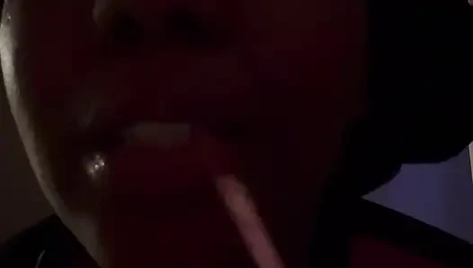 Я трахаю поклонника на видеозвонке FaceTime сегодня