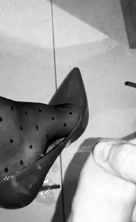 Cum pantyhose heels