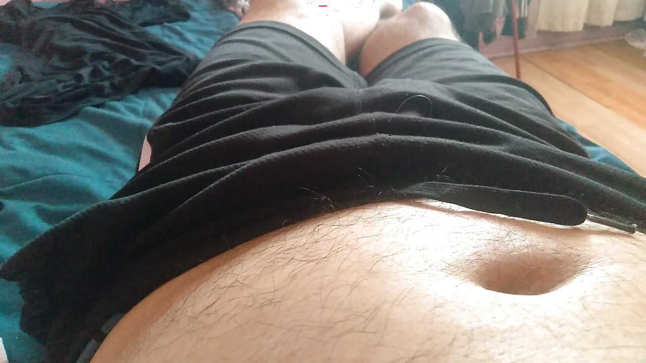 उत्तेजित होने पर बहुत सख्त महसूस करता है