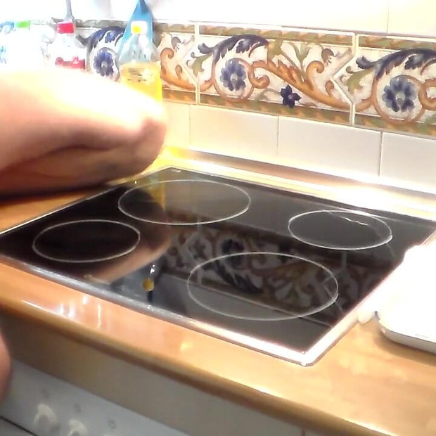 John sve na štednjaku