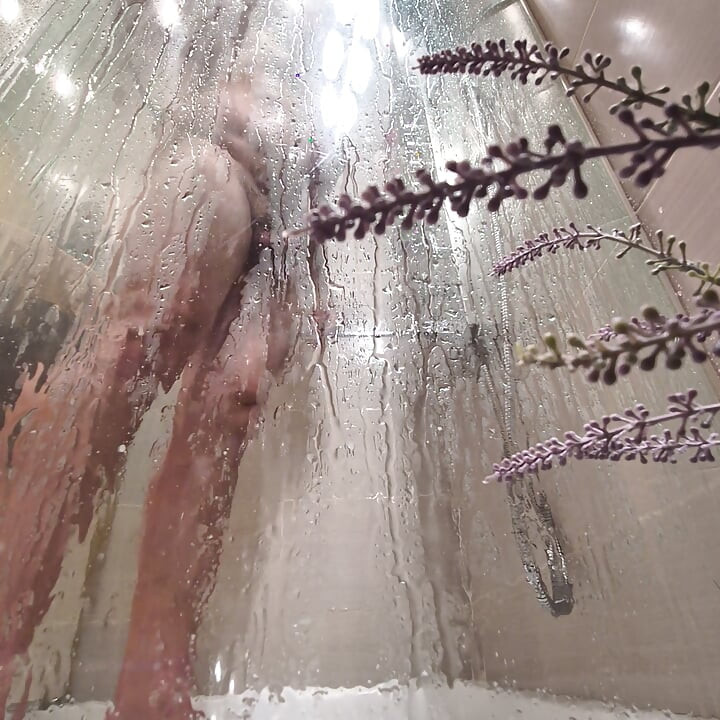 Amateru shaving balls and ass