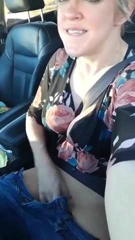 solo Milf car orgasm