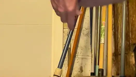 Сквиртующая шлюшка милфа крупным планом