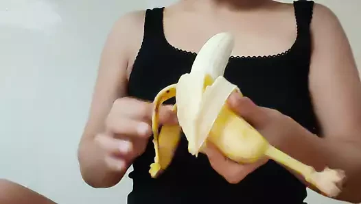 Ich befriedige mich mit einer banane