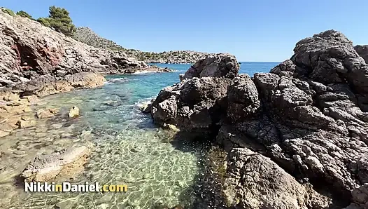 I met a sexy blonde on the beach with a gorgeous ass and we had passionate sex in the lagoon - Nikki n Daniel