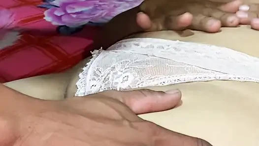 Masukkan dengan lembut! Aku murid perawan dan pengen untuk pertama kalinya!