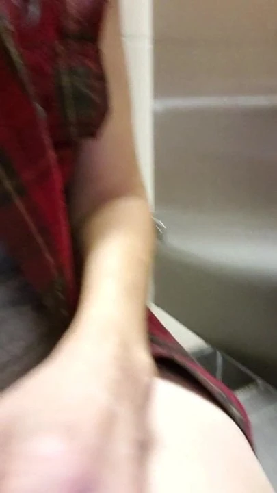 for my gator n our truckin friend a lil tit flash