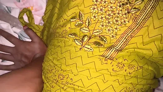 Fucked desi beautiful bhabi in desi styles. Xxx video