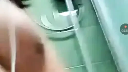 Fingering memek sempitku, sambil ngocok kontolnya